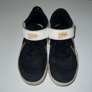 Nike sneaker size 12 for boys